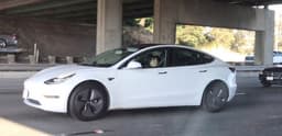 Спящего водителя Tesla Model 3 поймали в третий раз и наказали