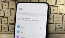 Первое живое фото флагмана с подэкранной камерой ZTE Axon 30