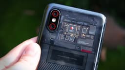 Xiaomi Mi 8 Explorer Edition, Mi 8 Pro и Mi 8 SE получили финальное крупное обновление MIUI