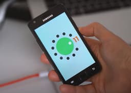 Android 11 установили на десятилетний Samsung Galaxy S2
