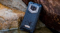 Полукилограммовый монстр с аккумулятором ёмкостью 15 600 мА•ч и NFC поступил в продажу: первые покупатели Oukitel WP15 5G получают скидку и подарки