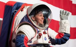 Возвращение США на Луну в 2024 году невозможно. Аудит программы Artemis показал большие задержки с разработкой новых скафандров