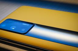 Покупателям Realme GT в России дарят 39-дюймовый телевизор