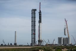 Астронавтам придётся ждать полгода на орбите, пока Starship дозаправят для полёта на Луну