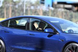 Решение Германии по субсидиям для Tesla ожидается к концу года