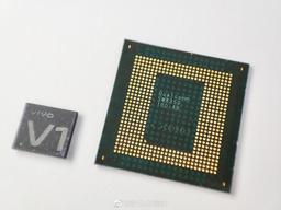 Процессор изображения Vivo V1 сфотографировали рядом с SoC Snapdragon 888