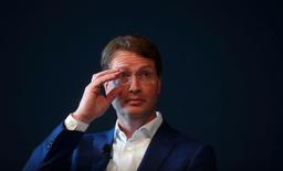 Из-за нехватки микросхем покупателям приходится ждать автомобили Mercedes-Benz больше года