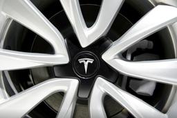 Капитализация Tesla превысила 1 трлн долларов