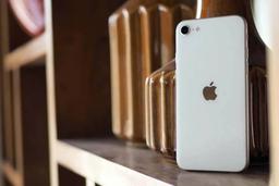 Самый дешёвый iPhone 5G в истории: iPhone SE3 наконец похоронит архаичный дизайн