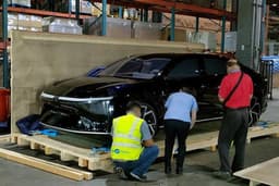 Главный партнёр Apple выходит на автомобильный рынок раньше купертинцев. Первый автомобиль Foxconn Foxtron засветился на фото