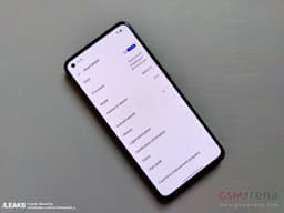 Первый смартфон с Android 12 показали на живых фото: Realme GT Neo 2 позирует с оболочкой Realme UI 3.0