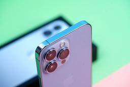 Дорогой iPhone 13 Pro Max — самая популярная модель линейки. Новые смартфоны Apple хотят 50% пользователей Android