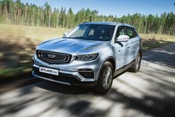 В Россию приехал заметно удешевлённый кроссовер Geely Atlas Pro