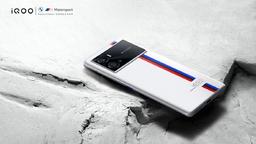 4700 мА·ч, Snapdragon 8 Gen 1, экран AMOLED 2K 120 Гц, 50 Мп и 120 Вт. Представлен iQOO 9 Pro, который поборется с Xiaomi 12 Pro