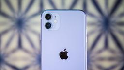 Бестселлер iPhone 11 подешевел на четверть в России