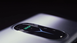 Samsung E4 AMOLED 144 Гц, два USB-C разъёма, RGB-подсветка, активное охлаждение и камера над экраном. Живые фото и видео Lenovo Legion Y90