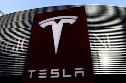 Суд отклонил попытку Tesla повысить штрафы за нарушение автопроизводителями требований экономии топлива 