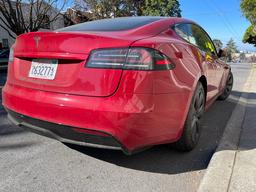 Новую Tesla Model S засняли на улице