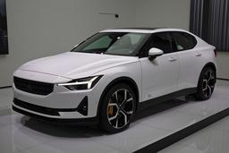 Троллинг Tesla удался: Илон Маск отреагировал на агрессивную рекламу Polestar 2, об автомобиле активно заговорили 