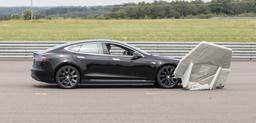 Автомобили Tesla стали чаще тормозить без причины: проблема «фантомного торможения» так и не решена