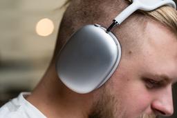 Apple AirPods Max 2 получат сенсорное управление вместо колёсика Digital Crown