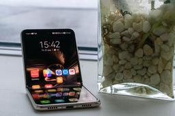 Покупателям Huawei P50 Pocket в России дарят умные часы Huawei Watch 3 Pro и расширенную гарантию Huawei Care