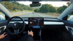 На видео попала первая авария, произошедшая по вине автопилота Tesla FSD