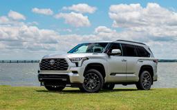 В России начали продавать огромный внедорожник Toyota Sequoia. Он доступен в единственной версии с силовой установкой мощностью 437 л.с.
