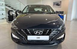 В России начали продавать хетчбэки и универсалы Hyundai i30. Цены начинаются от 1,9 млн рублей за версию с «автоматом»