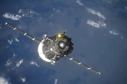Российские космические корабли научат манёврам ювелирной точности