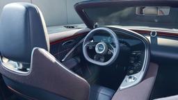 Представлен электрический кабриолет Genesis X Convertible с необычным водительским местом