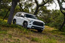 Новейшая Toyota Sequoia 2023 с низким уровнем расхода топлива уже приехала в Россию