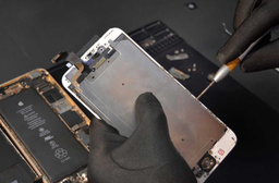 Huawei сделала подарок покупателям старых и новых смартфонов: замена разбитого экрана со скидкой 50% в Китае