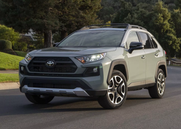 В Россию приехал новый мощный Toyota RAV4 — родом из Канады