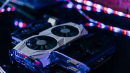 Видеокарты AMD всё ещё зачастую выгоднее, но дешевеют и GeForce. Адаптеры в Европе продолжают падать в цене 