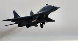 В РФ предложен новый способ защиты самолетов от самонаводящихся ракет. Ученые предлагают тянуть за самолетом металлические шары