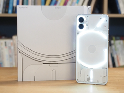 Разработчики Nothing Phone (1) ничего не зарабатывают на продажах смартфона. Раскрыта стоимость его производства