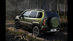 Lada Niva Travel победила Chery Tiggo 7 Pro и впервые в истории стала лидером российского рынка кроссоверов и внедорожников