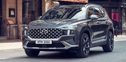 В Россию начали ввозить Hyundai Santa Fe из Казахстана. За популярный дизельный полноприводный кроссовер просят от 4 млн рублей