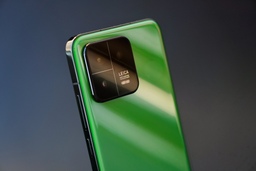 Xiaomi 13 впервые показали вживую — в зелёном цвете