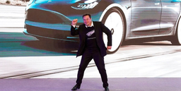 Илон Маск заявил, что Tesla будет самой ценной компанией на Земле, при этом акции демонстрируют рекордное падение