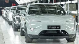 578 л.с., полный привод, запас хода до 680 км. Кроссовер Avatr 11 от Changan, Huawei и CATL запущен в производстве в Китае