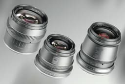 Комплект из объективов TTartisan 35mm f/1.4, 50mm f/1.2 и 17mm f/1.4 в титановом цвете стоит чуть больше 300 долларов