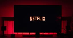 Netflix удалил своё приложение из App Store и Google Play в России
