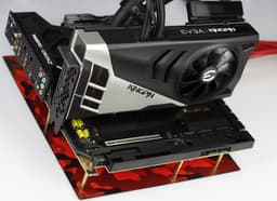 Видеокарта, на которую можно подать до 1200 Вт мощности. EVGA GeForce RTX 3090 Ti Kingpin Hybrid получила два новых разъёма питания
