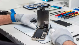 Почти вдвое активнее: россияне бросились ремонтировать iPhone, iPad и MacBook