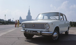 Средний возраст автомобилей в России достиг 15 лет