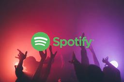 В Spotify потеряли 1,5 млн платных пользователей из России ещё до прекращения работы