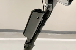 Segway выпустила колонку Ninebot Engine Speaker, которая добавляет электросамокату рёв мощного двигателя