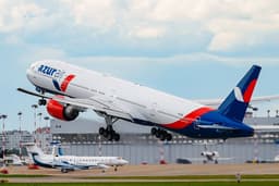 Авиакомпания Azur Air будет летать на 12 самолётах из имеющихся 22. Это сделано с целью «сохранить ресурс самолётов»